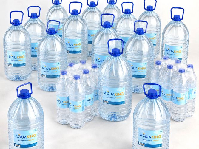 Pack King 12 botellas x 1.5L y 16 garrafas x 5L (98 lt) (a 0.24 €/lt)